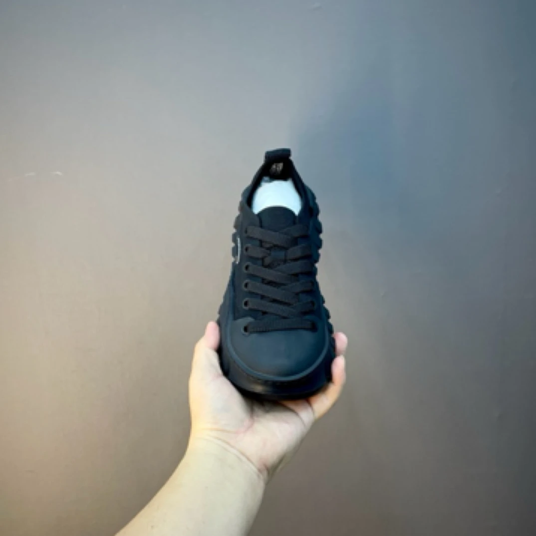 高端品质，时尚休闲男鞋W