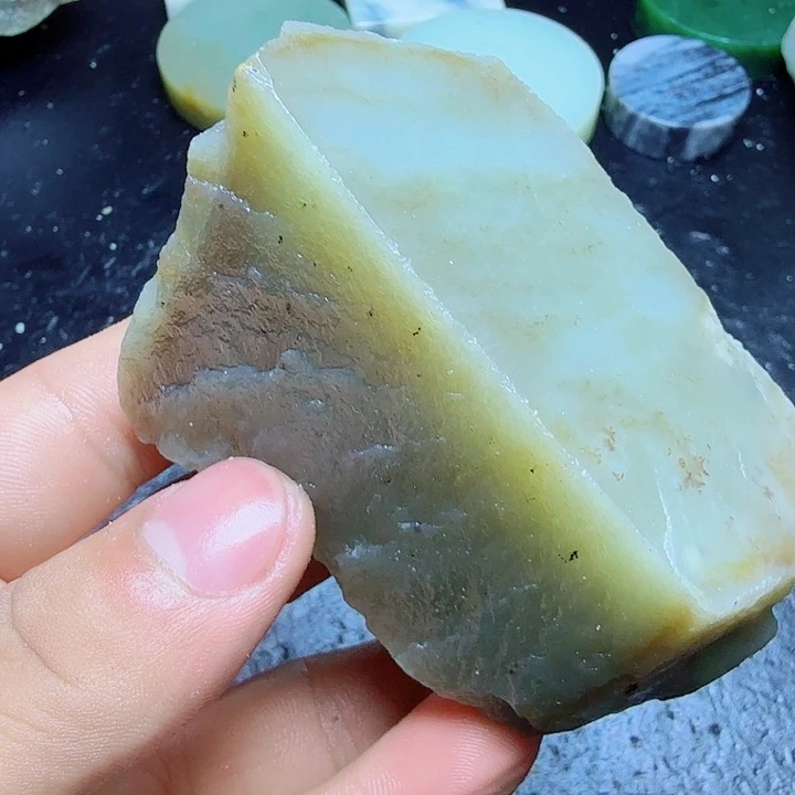 和田玉（糖玉）未镶嵌珠宝奇石