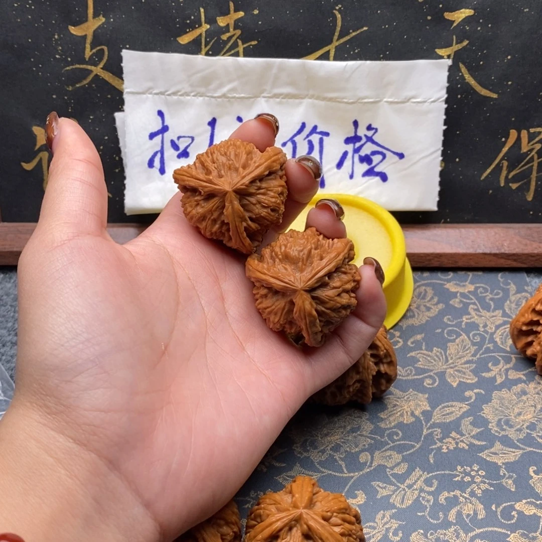 吊坠文玩核桃田白狮子