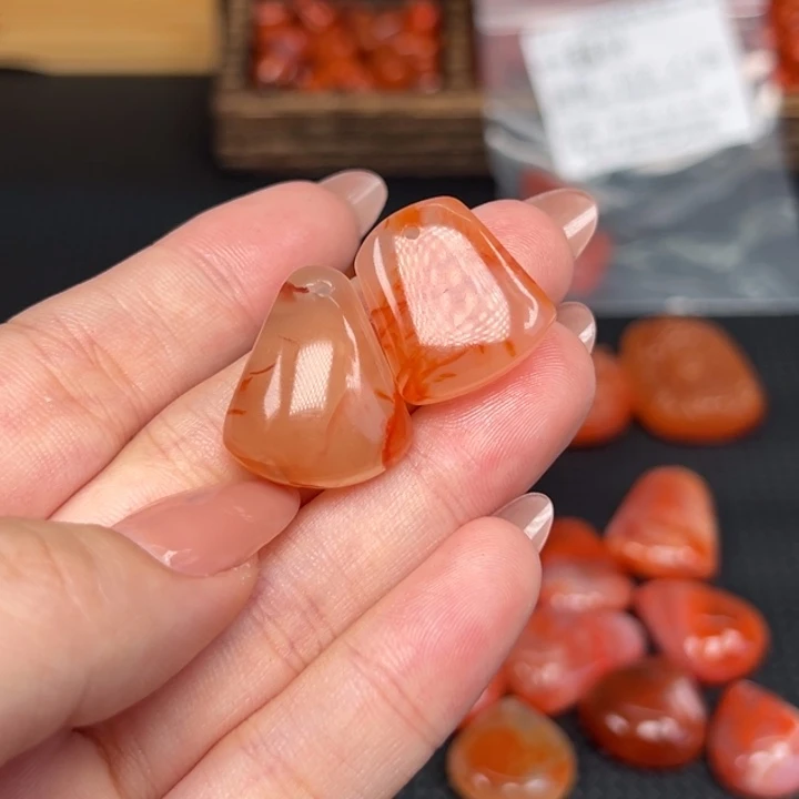 锦****吊坠(不含链)未镶嵌南红玛瑙