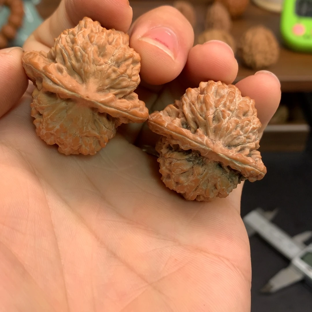 文玩核桃把件37盘龙虎