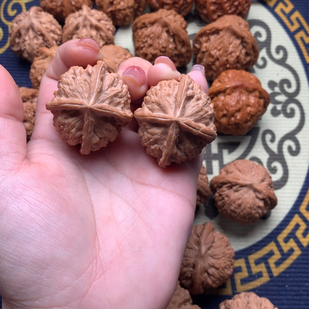 文玩核桃吊坠人****丶四棱