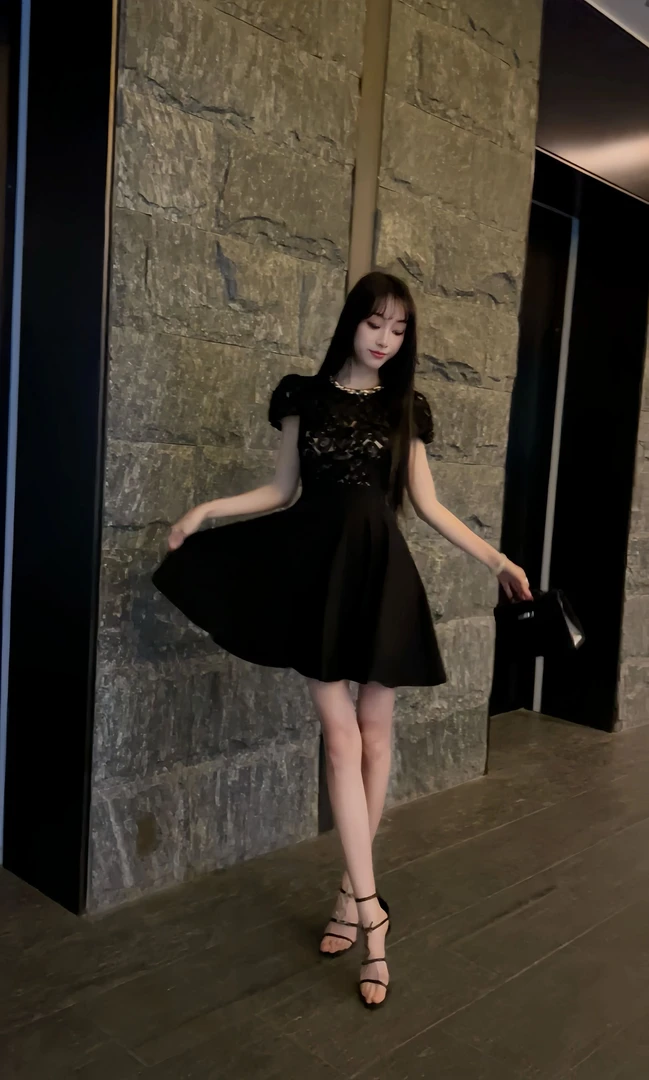 【设计师定制】 蕾丝高贵轻奢夏季黑色 显瘦气质重工连衣裙 21668