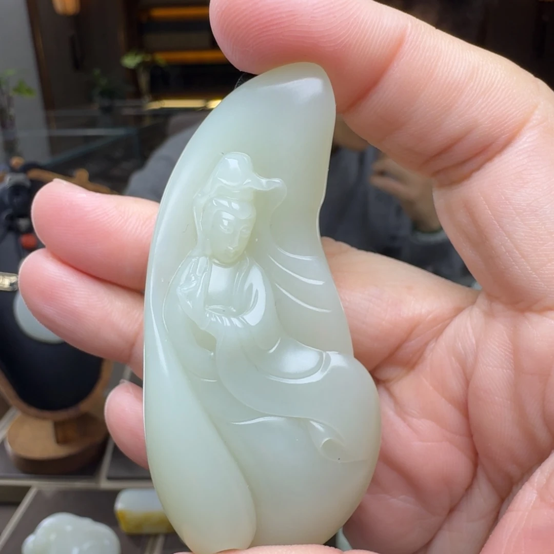 和田玉未镶嵌颈饰