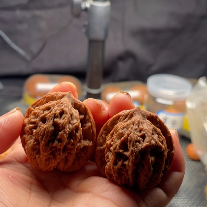 文玩核桃把件全品虎头43