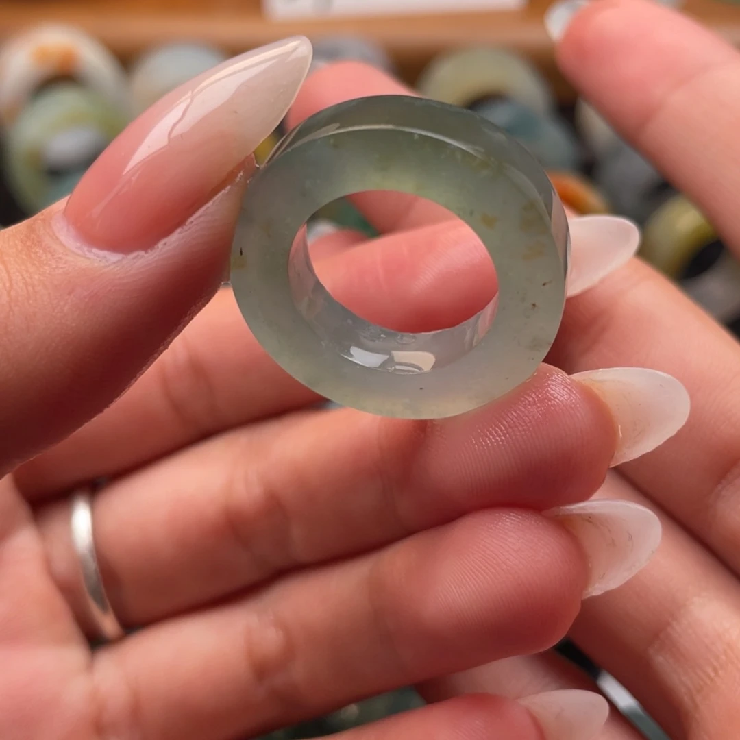 未镶嵌定制翡翠特色冰洒金