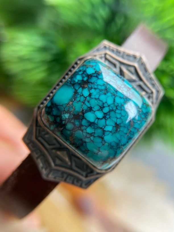 原矿绿松石高瓷网花手牌