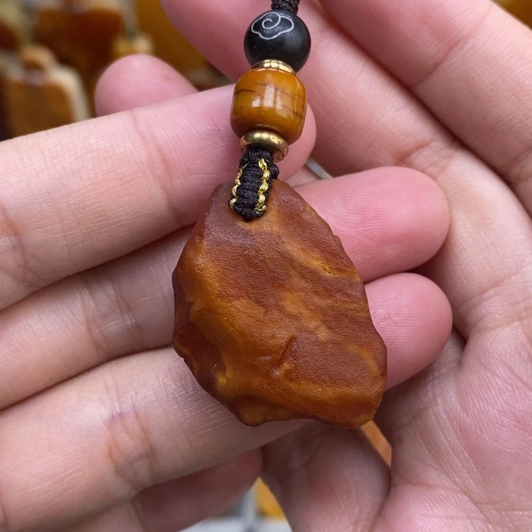 蜜蜡未镶嵌珠宝奇石