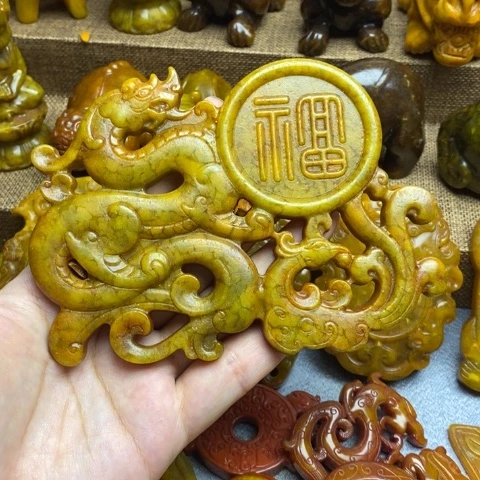 未镶嵌蛇纹石玉颈饰