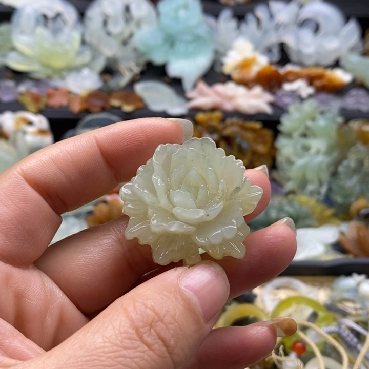 蛇纹石玉合金颈饰