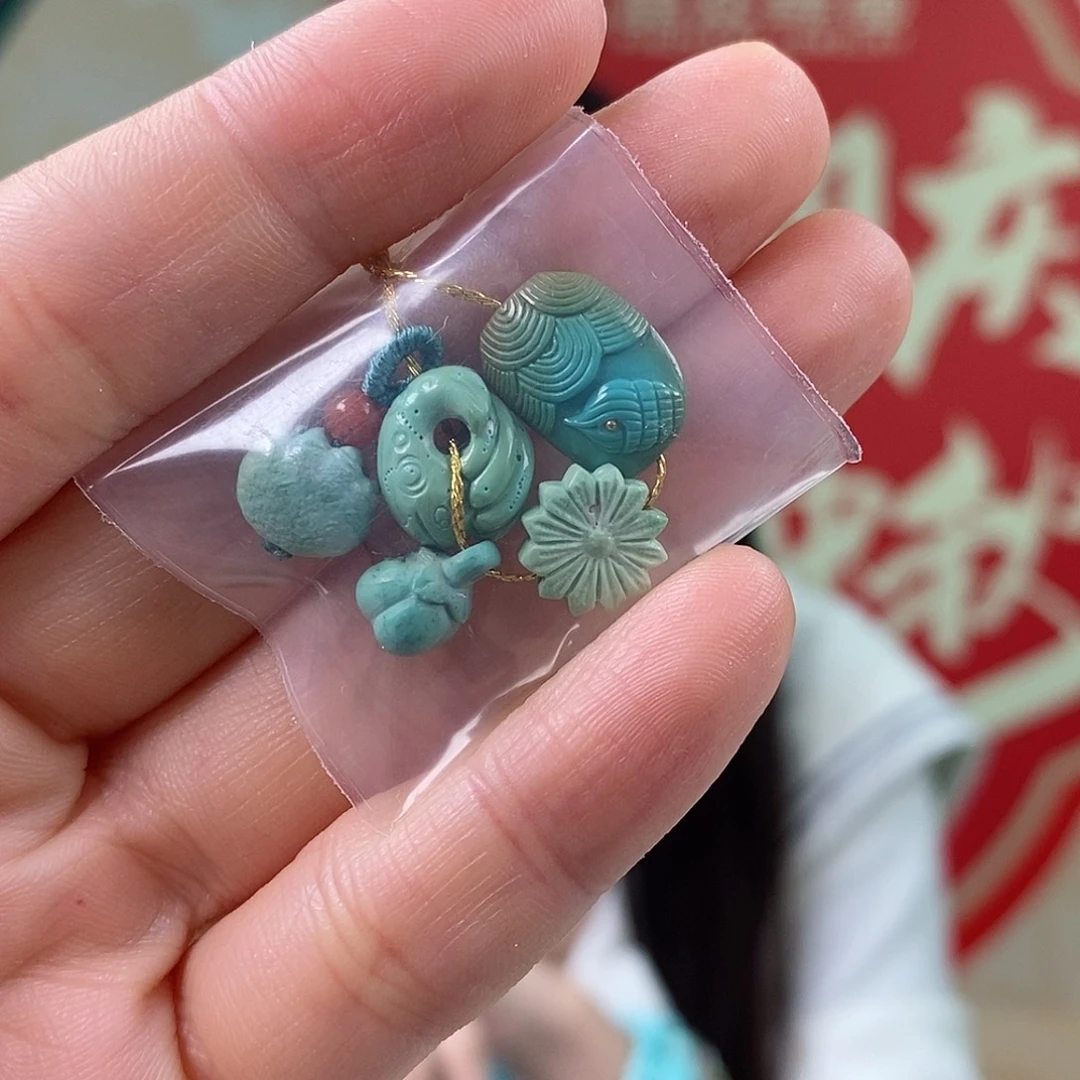 绿松石未镶嵌珠宝奇石