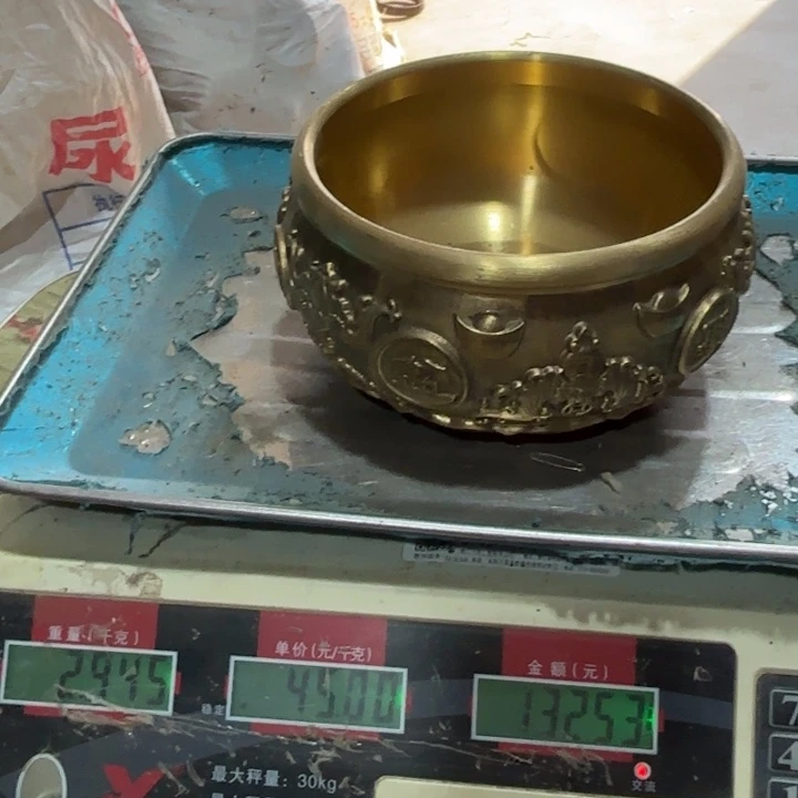 026铜器物品理性消费