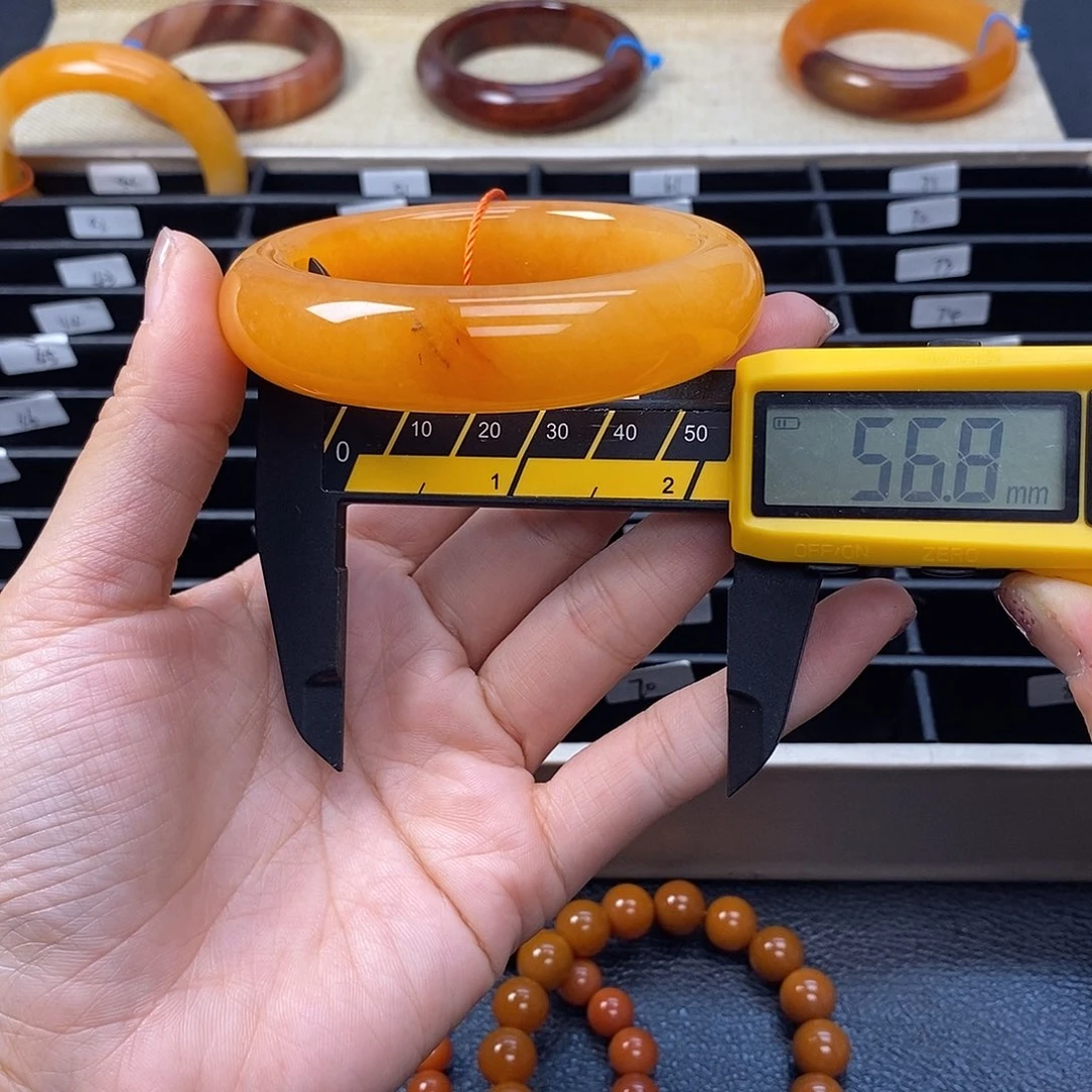 未镶嵌石英质玉（黄龙玉）手镯42号