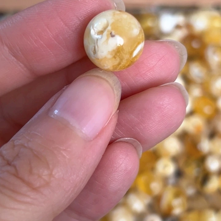 未镶嵌蜜蜡裸石12.8mm一个