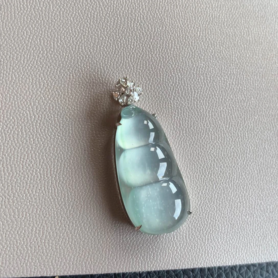 翡翠颈饰18K金镶嵌天然翡翠