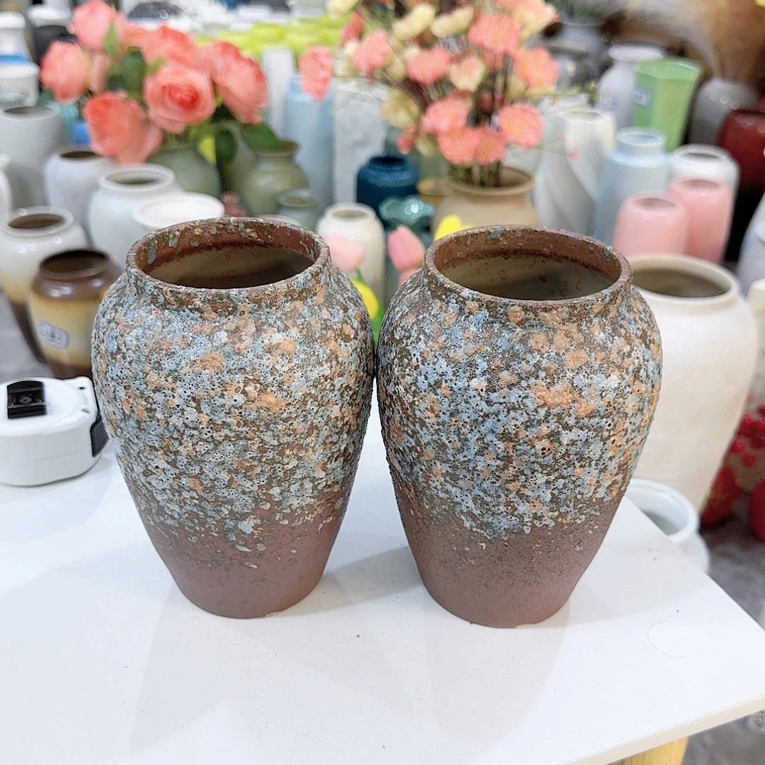 两个小花瓶陶瓷高16厘米瑕疵