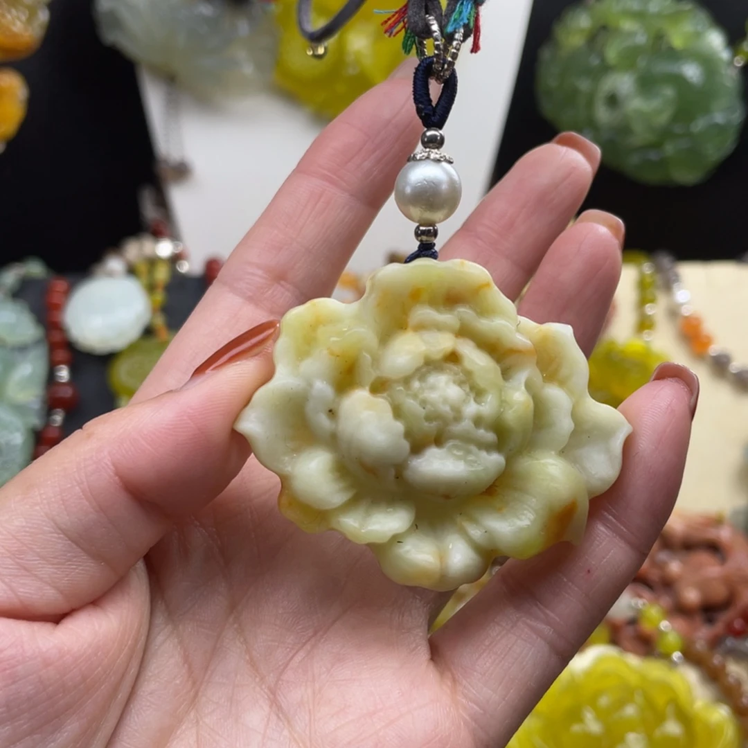 未镶嵌蛇纹石玉颈饰