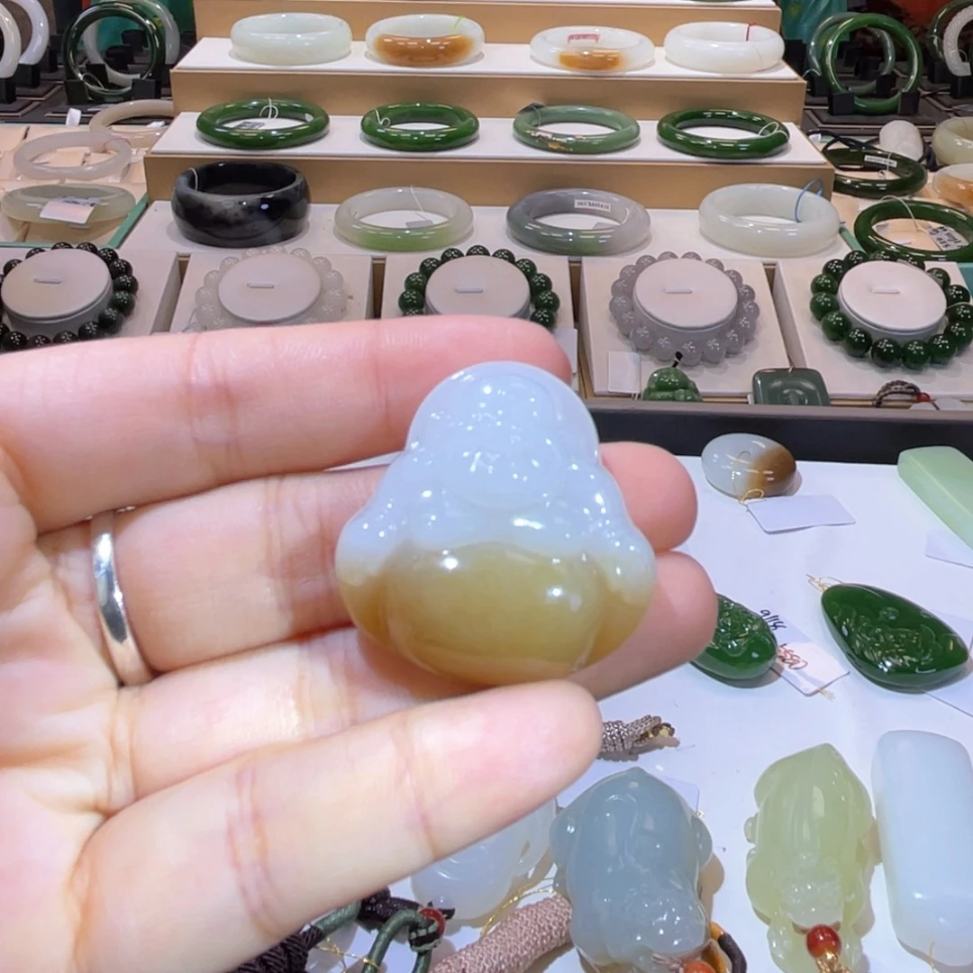 颈饰未镶嵌和田玉高品糖玉佛公