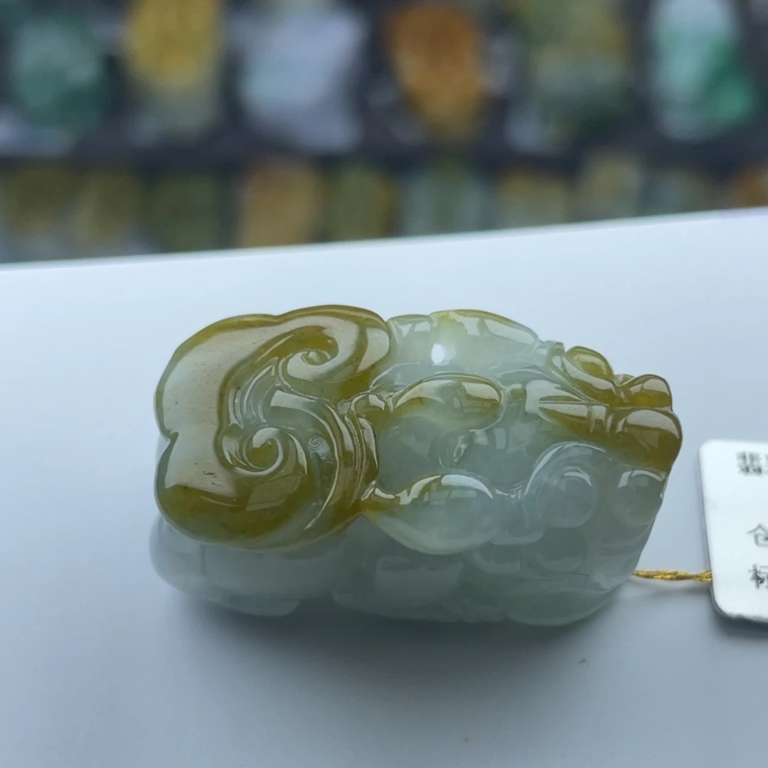 翡翠未镶嵌颈饰貔貅阴阳眼