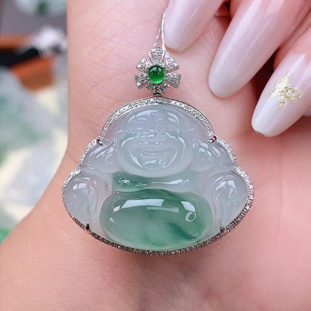 颈饰18K金镶嵌翡翠佛公