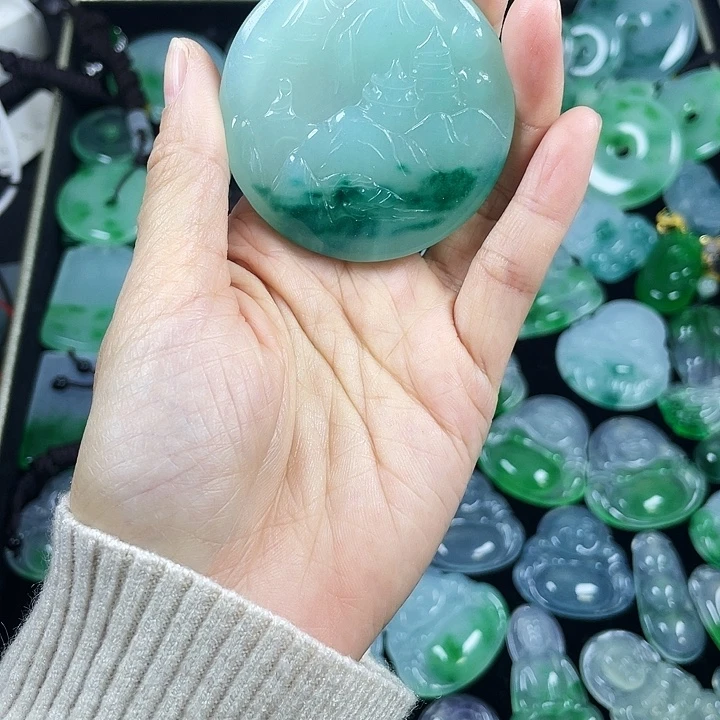 翡翠未镶嵌颈饰吊坠