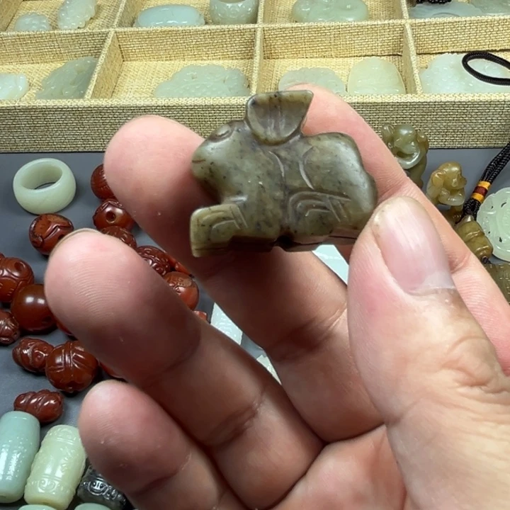 和田玉（糖玉）未镶嵌颈饰