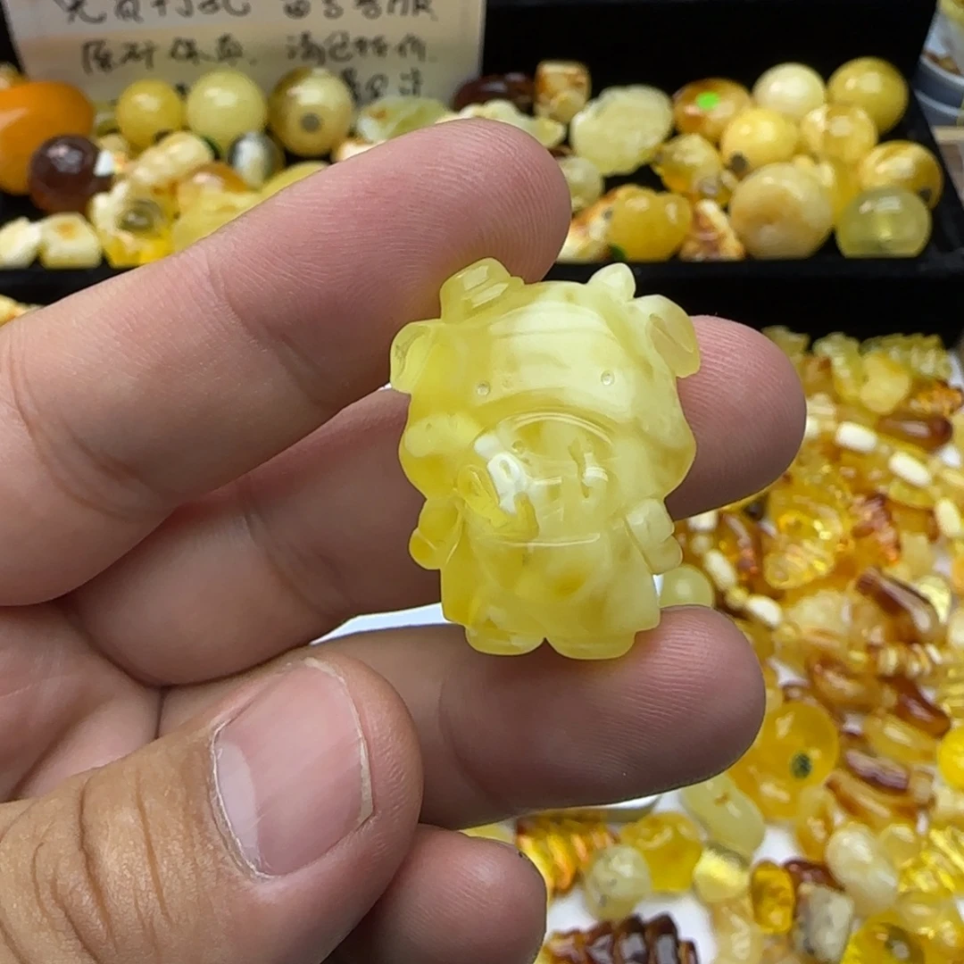 琥珀未镶嵌裸石5.04克