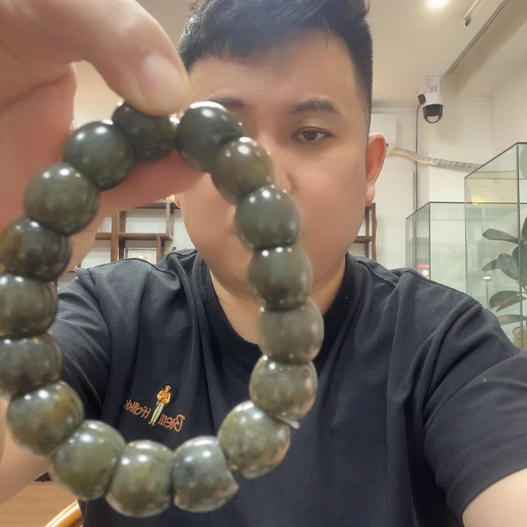 未镶嵌手链透闪石质玉