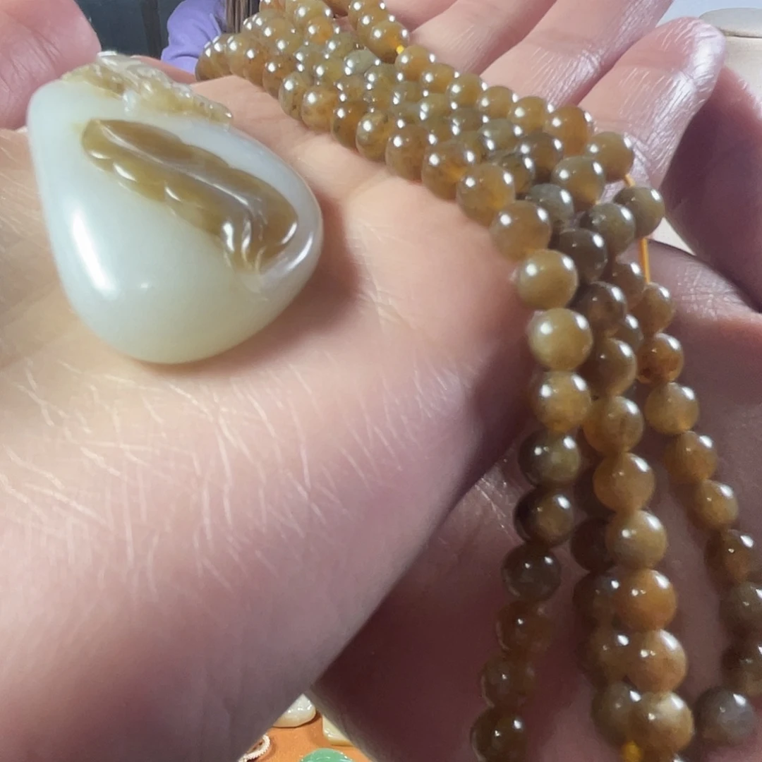 静***和田玉（糖玉）未镶嵌挂件