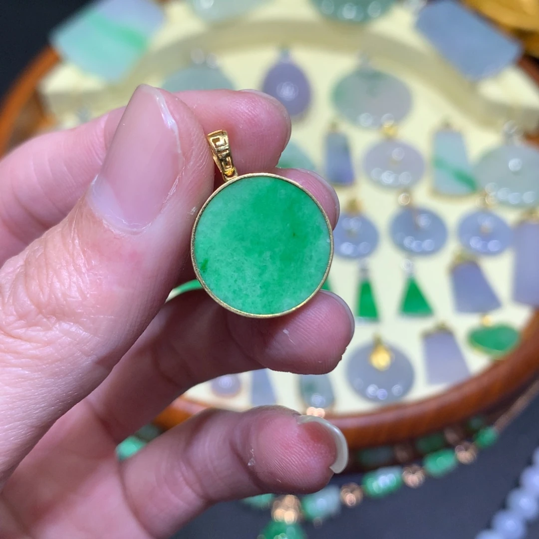 翡翠吊坠(不含链)18K金镶嵌