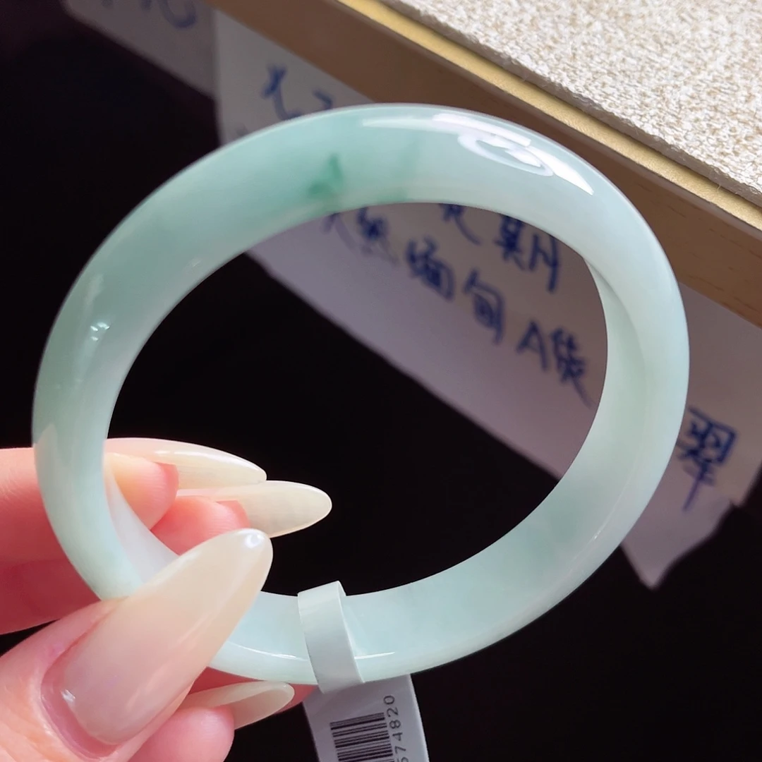 未镶嵌手镯翡翠手镯