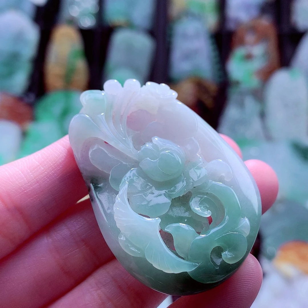 颈饰未镶嵌翡翠天然