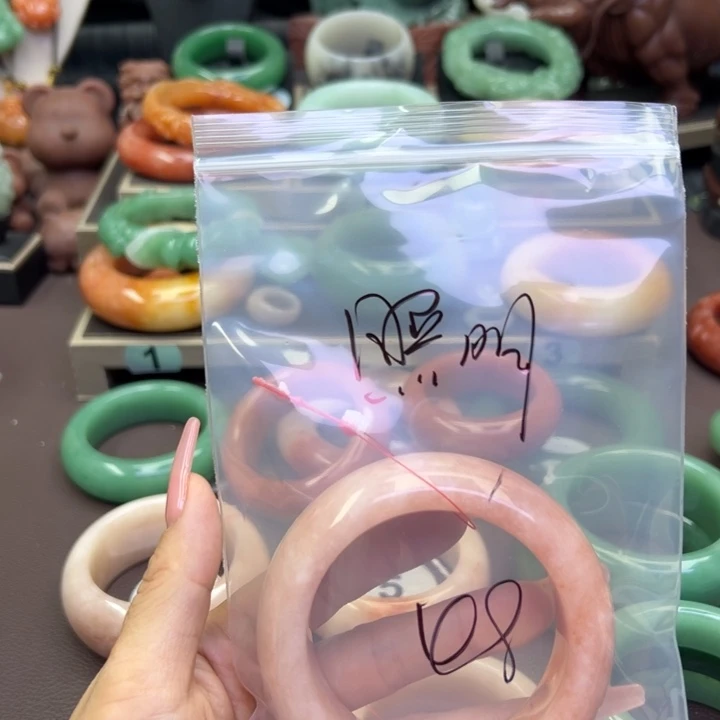 未镶嵌手镯石英岩玉昭*?