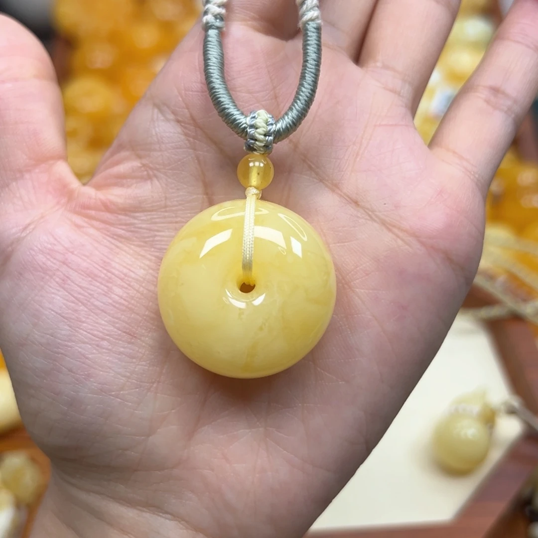未镶嵌颈饰琥珀蜜蜡