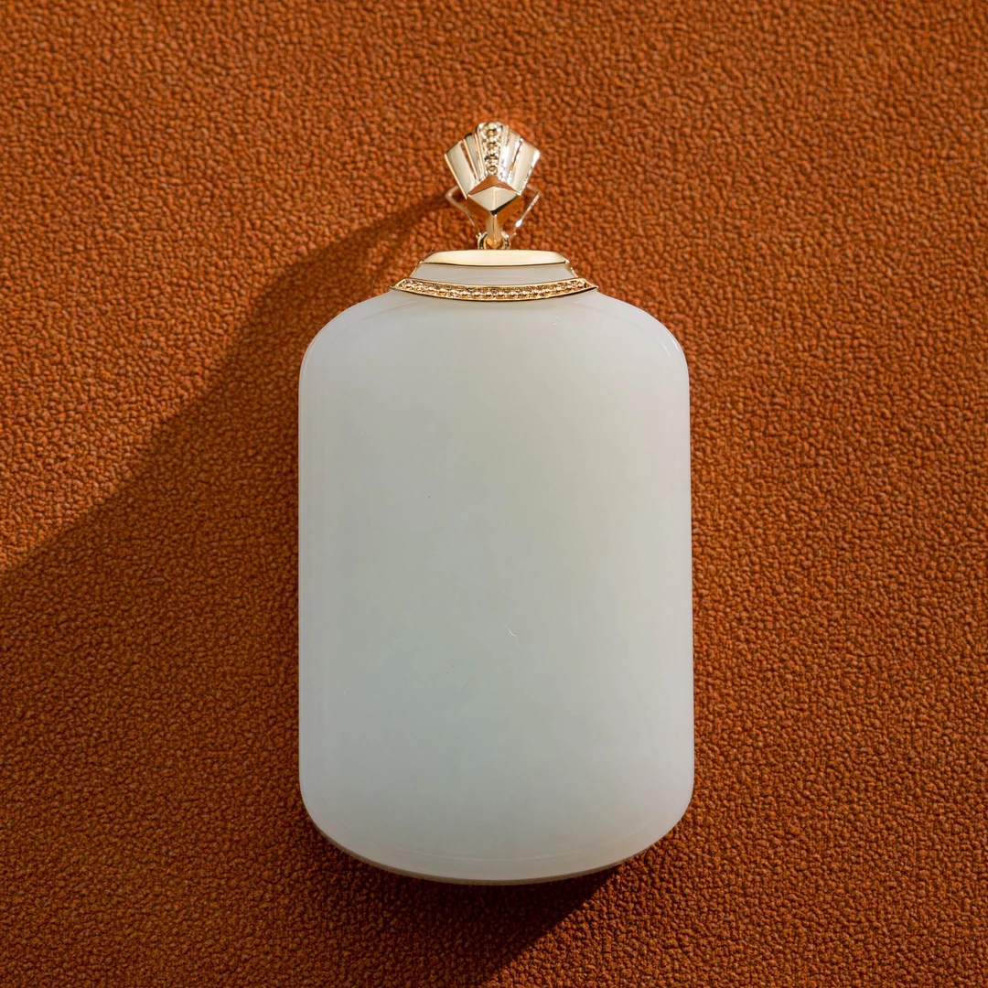 【奢小姐珠宝】18K金“止忆词”白玉吊坠-K250420