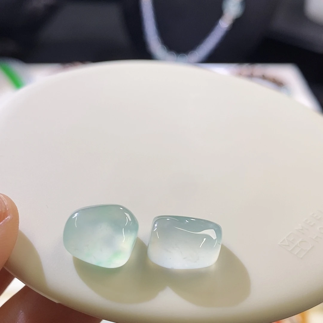 未镶嵌摆件翡翠一对