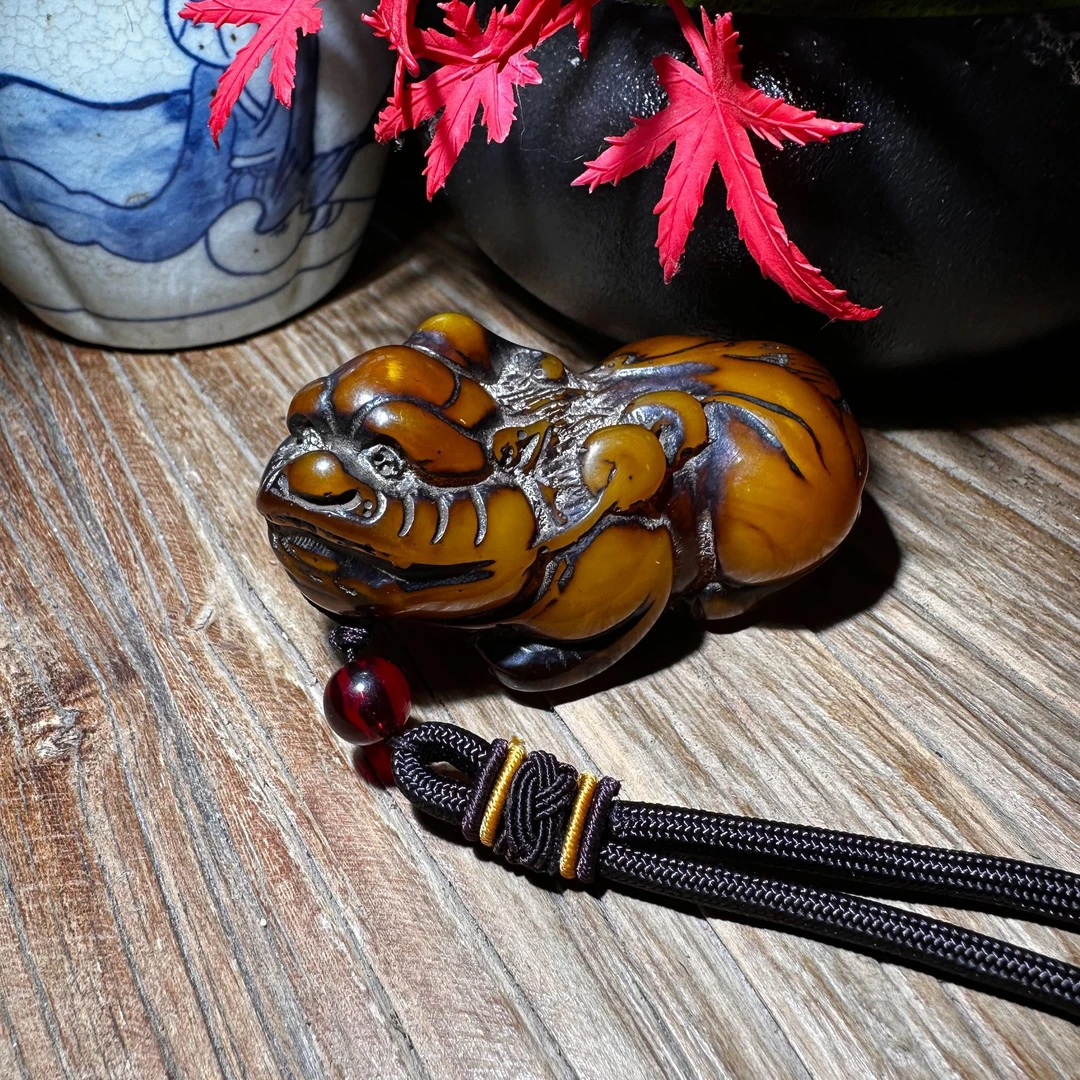 小怡推荐-老蜡貔貅手把件  0030