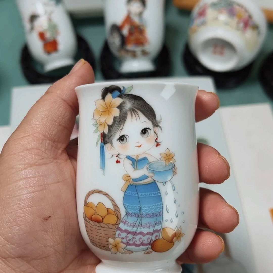 景德镇手绘珐琅彩主人杯