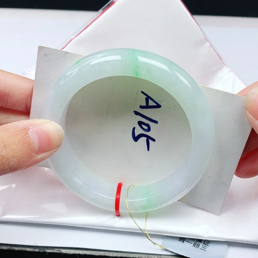 【闪购商品】翡翠手镯未镶嵌53.1圈