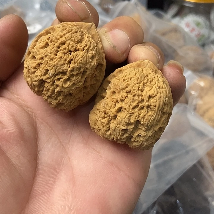 文玩核桃把件云南铁核桃基地21