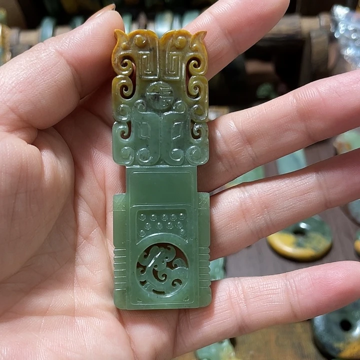 东***转岫岩河磨玉（透闪石质玉）未镶嵌挂件