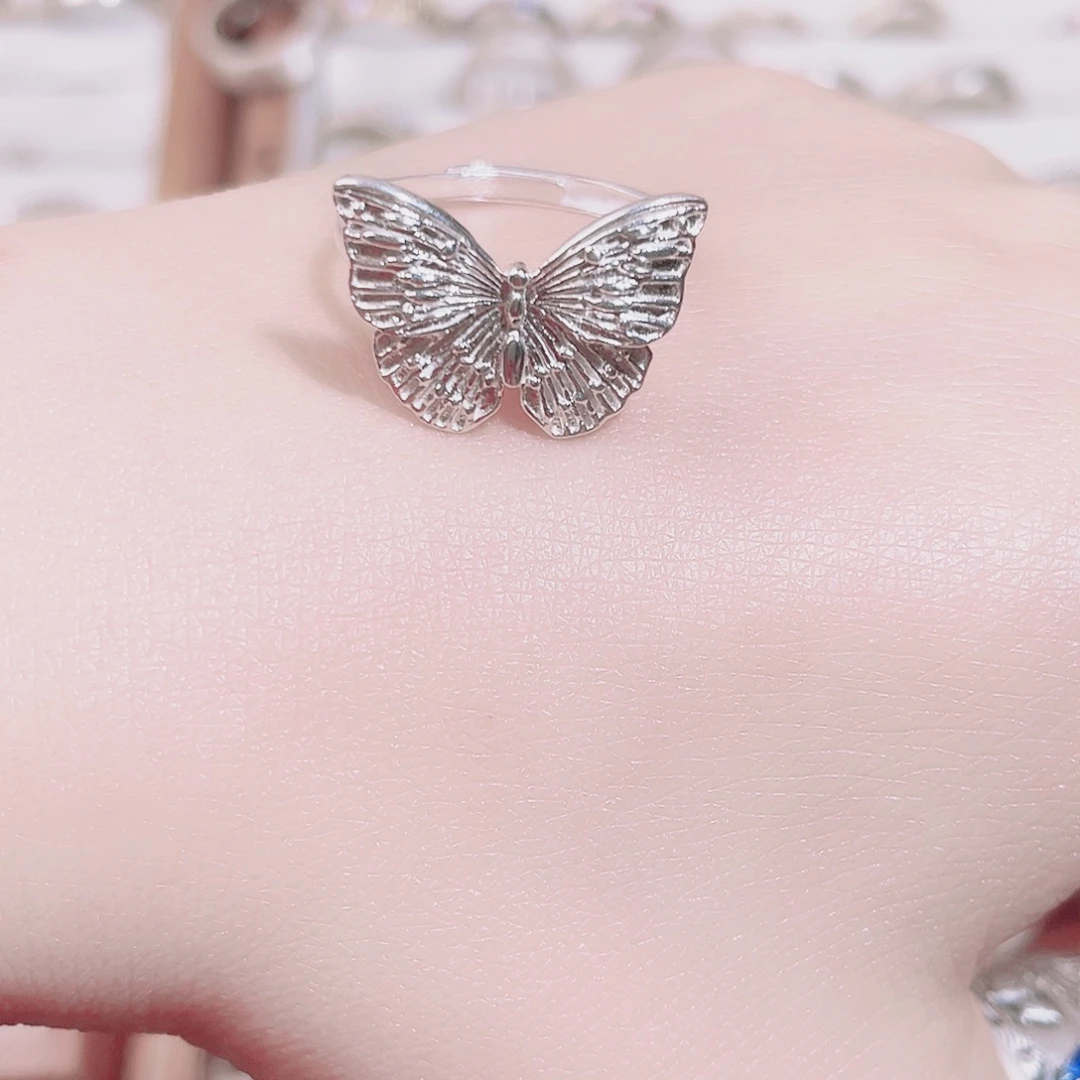 足银蝴蝶戒指开口大小可调节