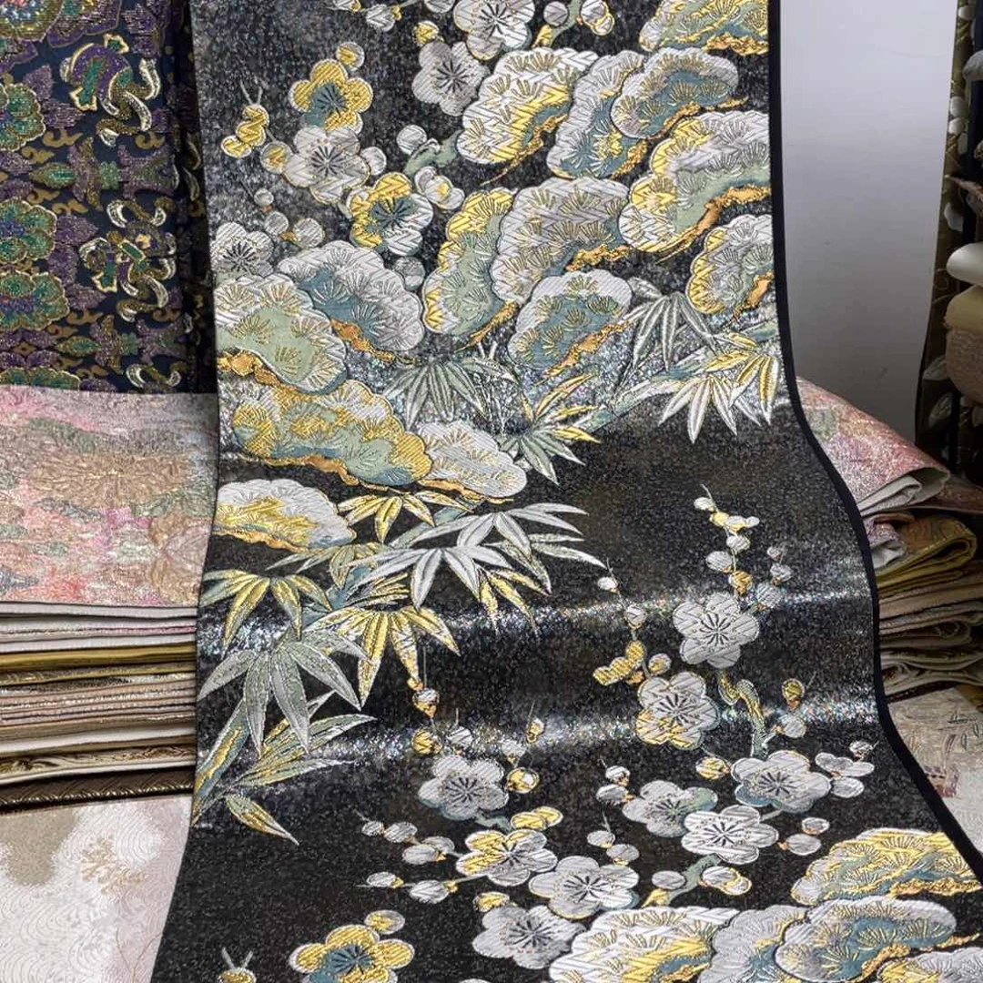 织绣织锦缎，织锦缎