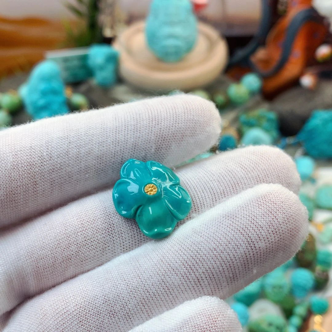 亲***奇绿松石未镶嵌珠宝半成品