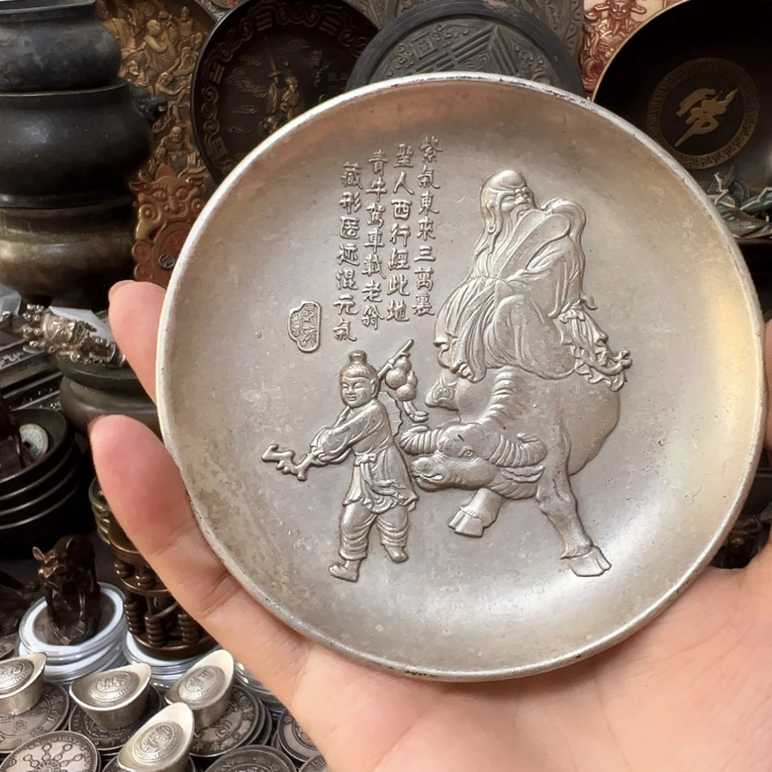 金属复古风格摆件