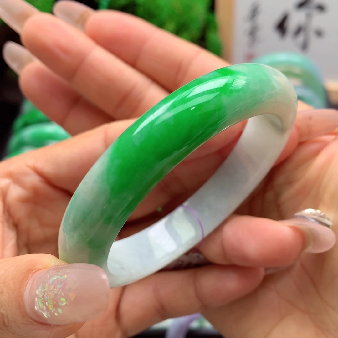 未镶嵌手镯翡翠缅甸