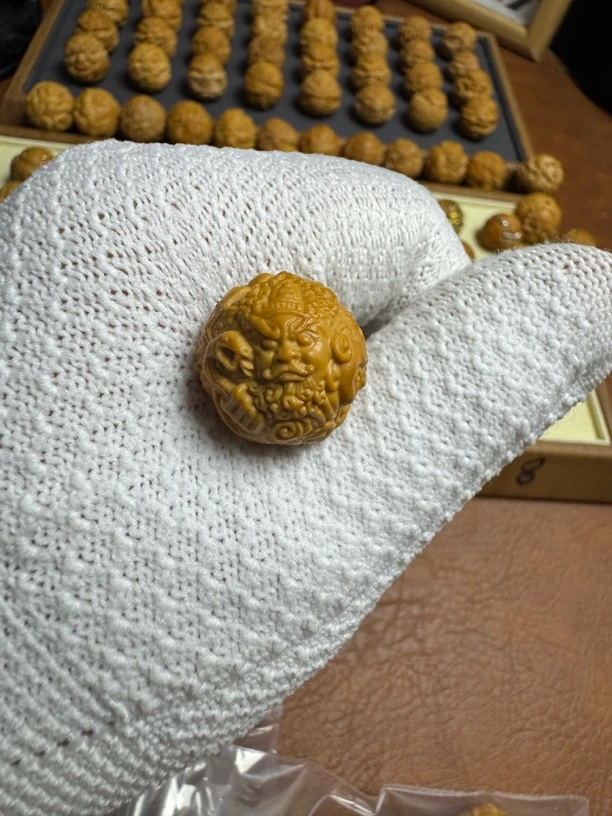 「四大天王」尺寸18mm左右正常封口线介意勿拍