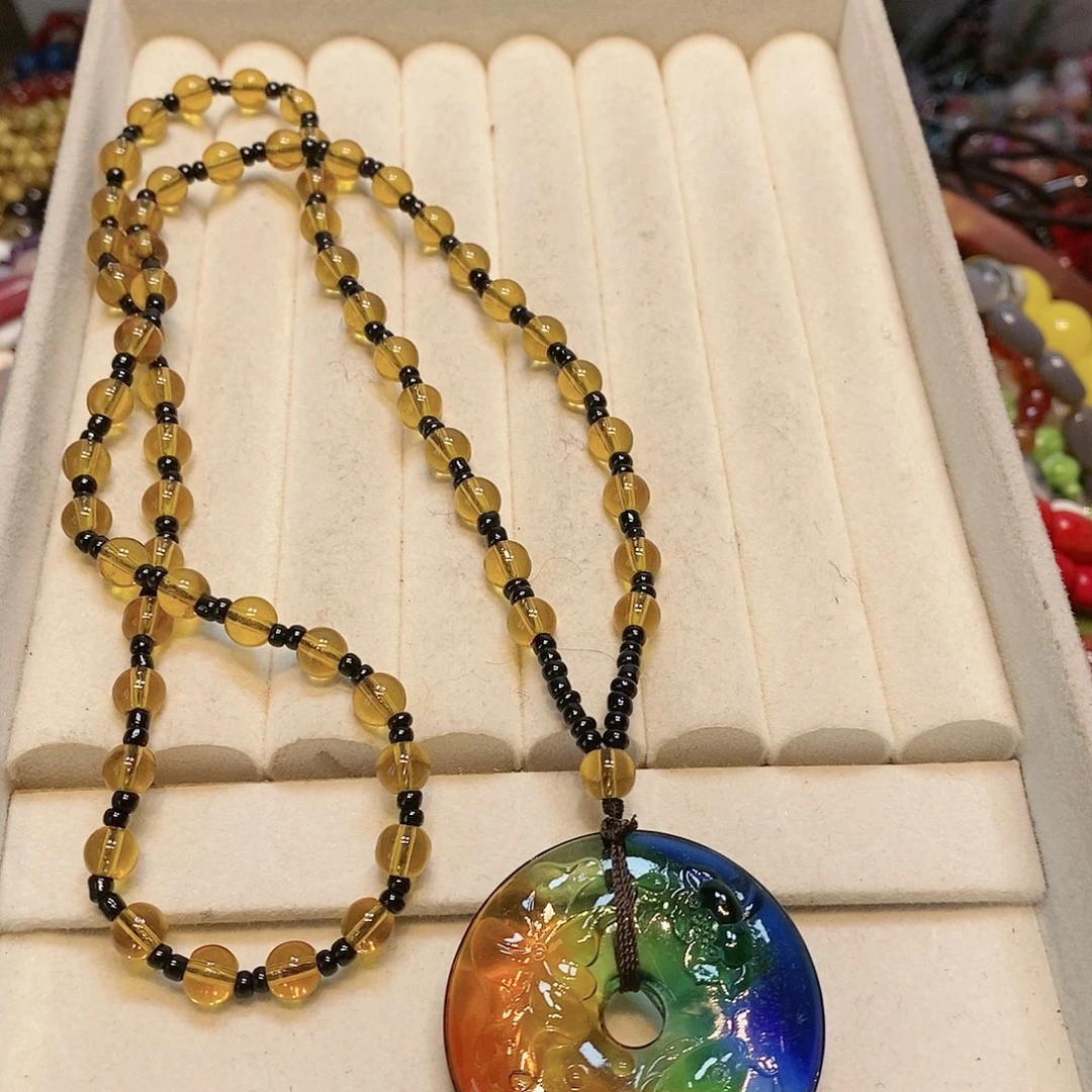 散珠玛瑙/玉髓项链一条