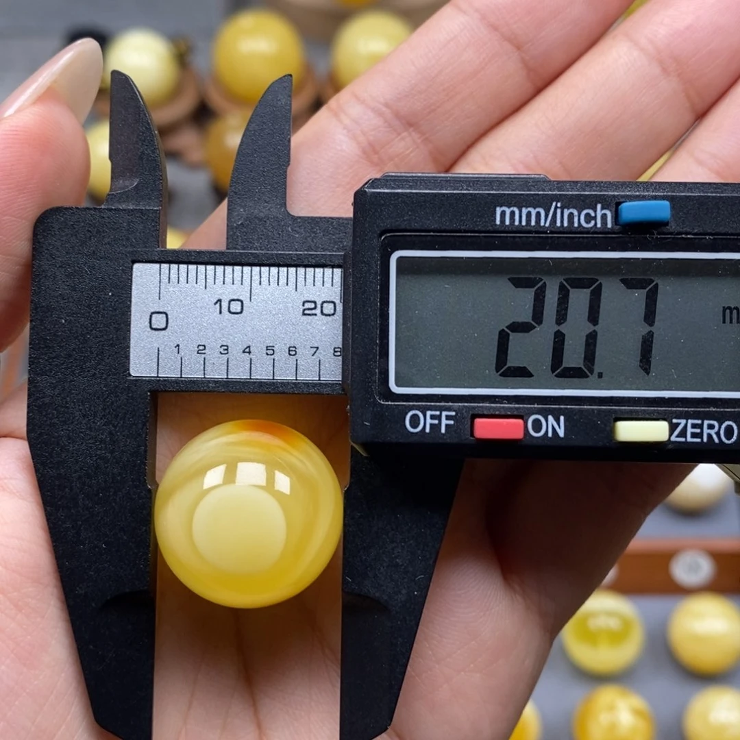 未镶嵌琥珀珠宝奇石