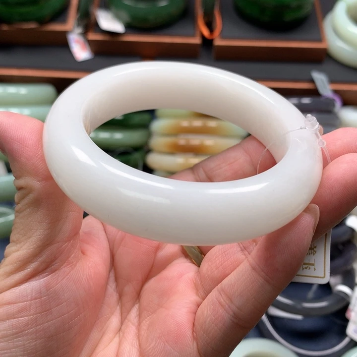 【闪购商品】未镶嵌手镯和田玉